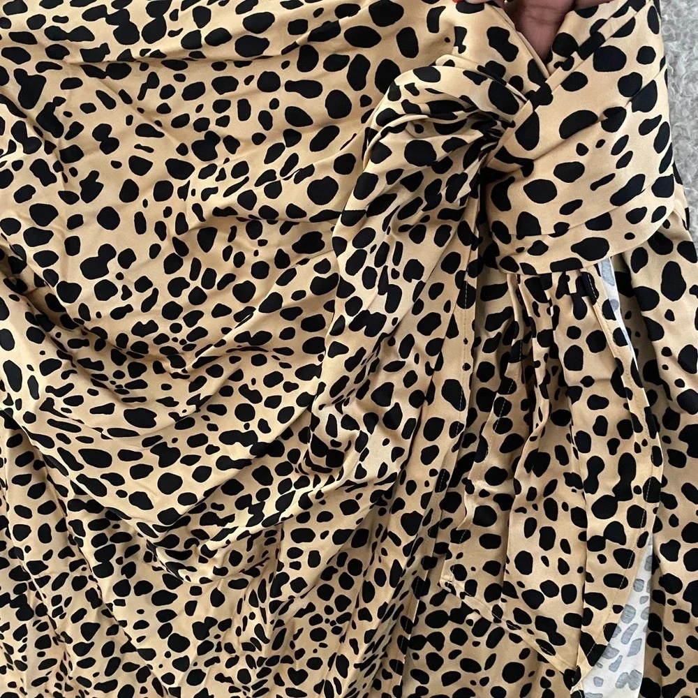 Hugo Boss Vedina Satin Leopard Spot Animal Print‎ Faux Wrap Skirt Size 8 NWOT
